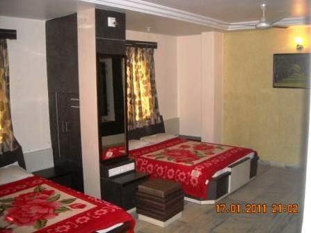 Hotel Asopalav Ambaji Luaran gambar